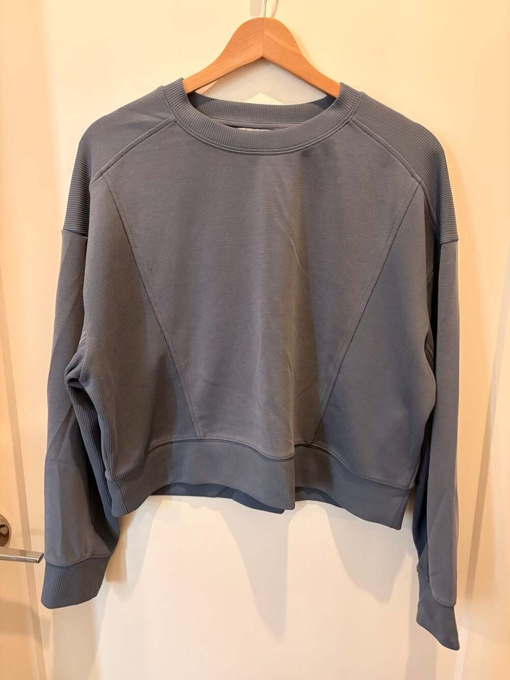 Athleta Ribbed Trim Cropped Crewneck Pullover Sweatshirt